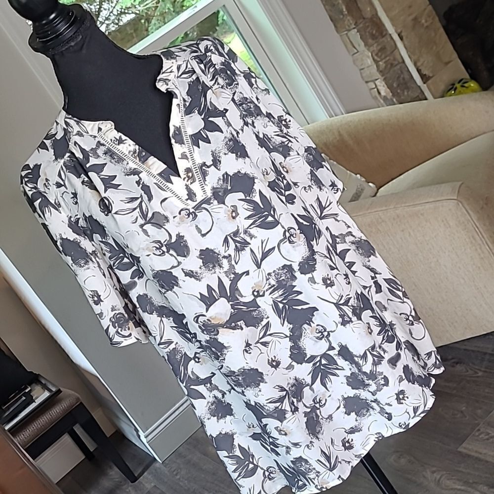 Lane Bryant sz 14/16 ladies top